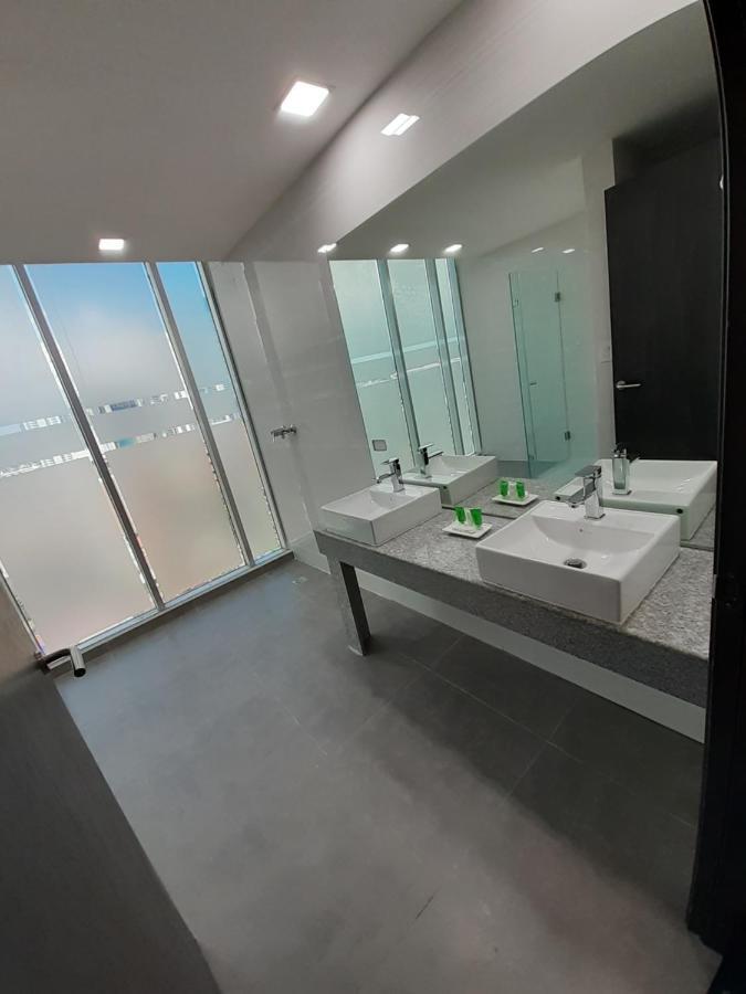 Innfiniti Hotel & Suites Panama City Luaran gambar